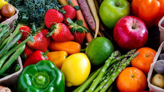 Afbeelding met verschillende groente en fruit soorten