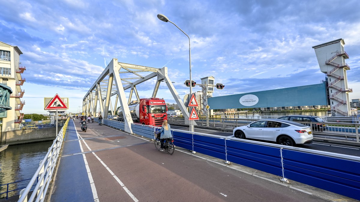 Algerabrug weer open: bedankt voor uw geduld en hulp