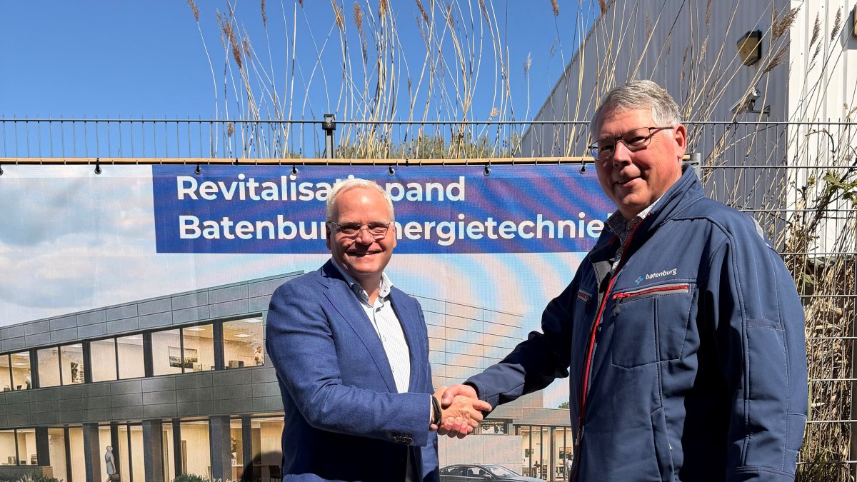 Onthulling bouwdoek Batenburg onderstreept gezamenlijke opgave op Capelle-West
