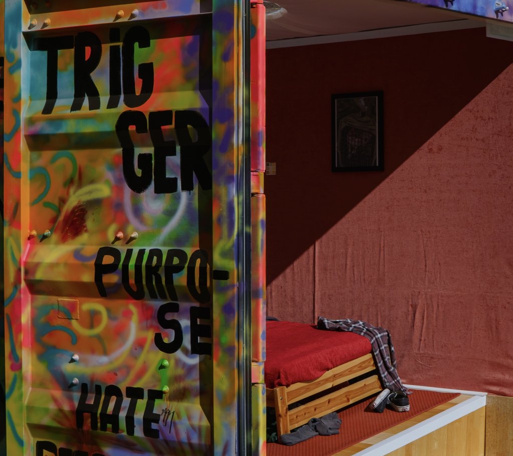 De buitenkant van een container van de tentoonstelling ART Made OPEN.