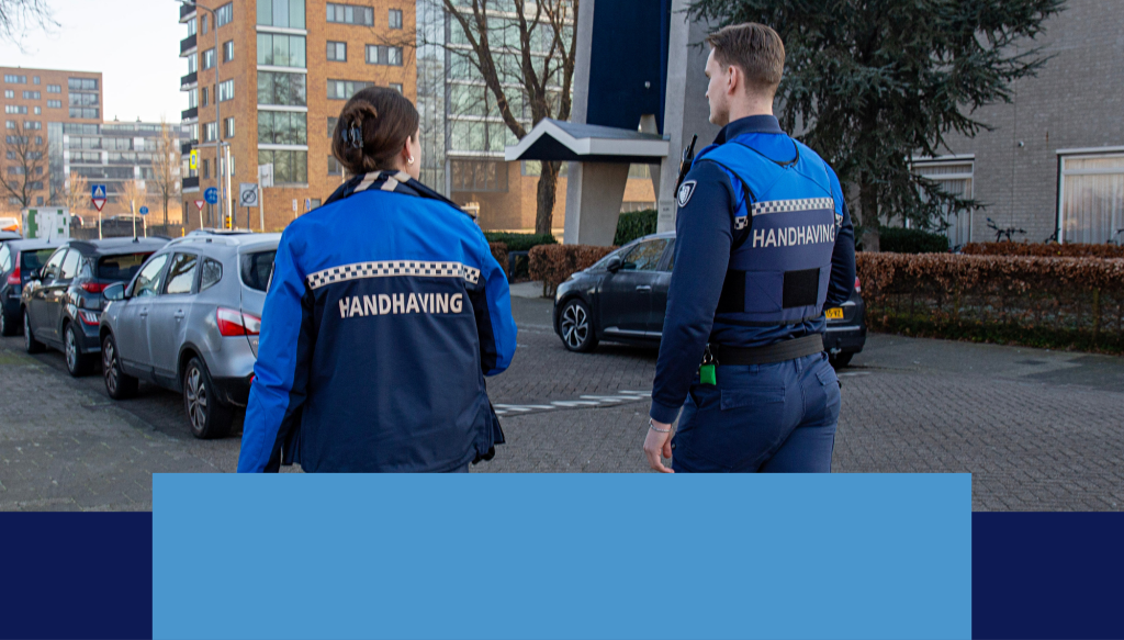 Handhaving op straat in Capelle. 
