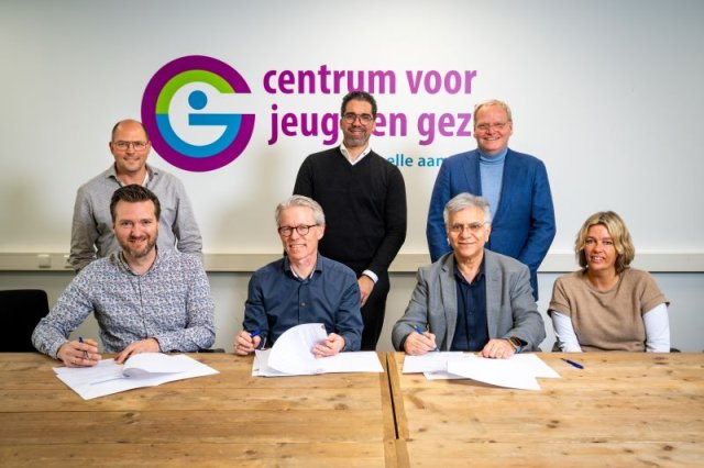 Wethouders, CJG en huisartsen ondertekenen akkoord voor jeugdhulpverleners bij huisartsen