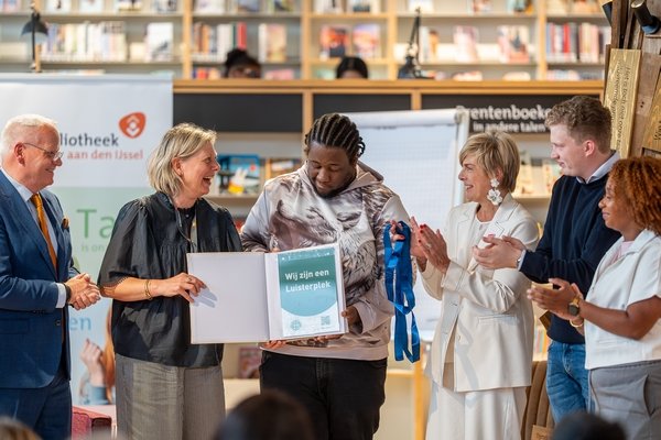 Opening Luisterplek