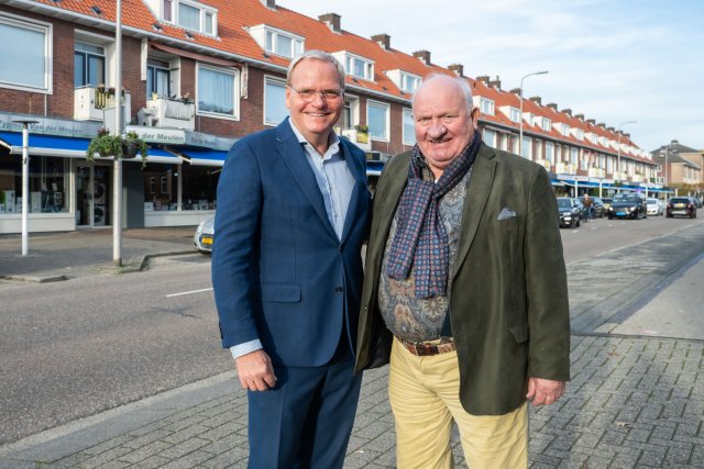 Wethouder Eric Faassen met de heer Stip (foto van Hans Tak)