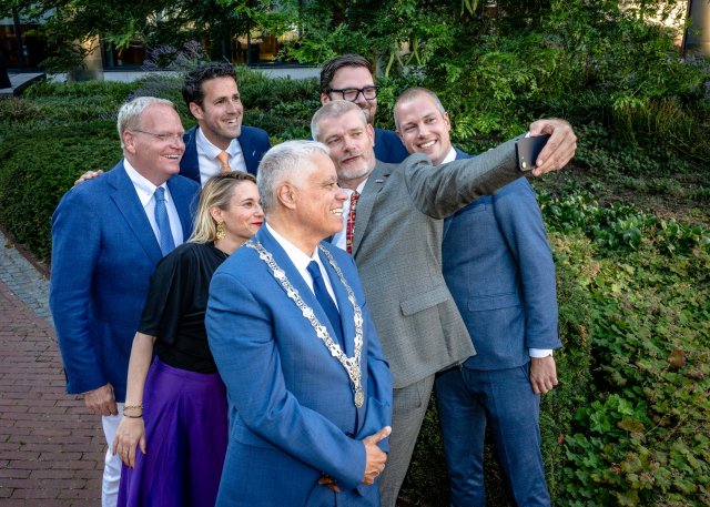 het nieuwe college van burgemeester en wethouders van gemeente Capelle aan den IJssel