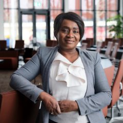 Portretfoto van Marita Pengel, lijsttrekker WIJ Kleurrijk Capelle