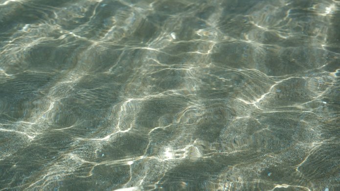 Foto van buitenzwemwater