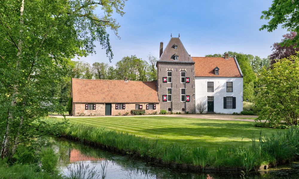 Foto van historisch monument klein kasteel Haageind in Deurne