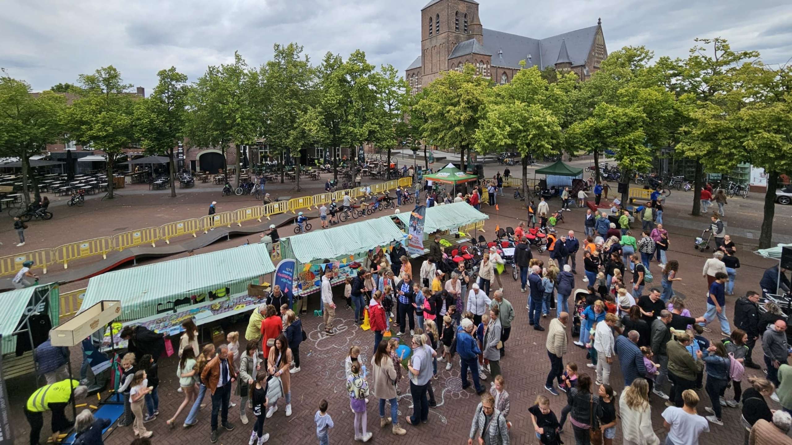 Luchtfoto van het Kei Gezond Festival 2025