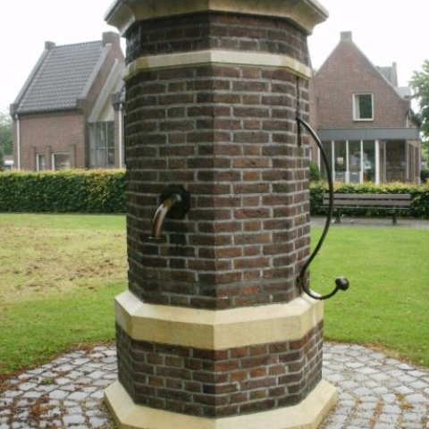 Kunstwerk Gemetselde pomp Deurne