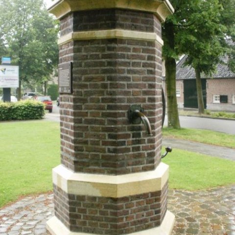 Kunstwerk Gemetselde pomp Deurne