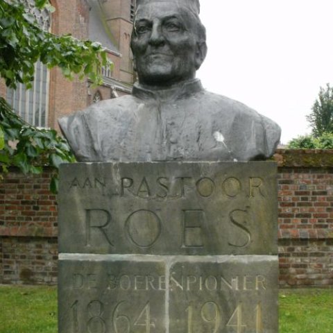 Foto kunstwerk Pastoor Roes