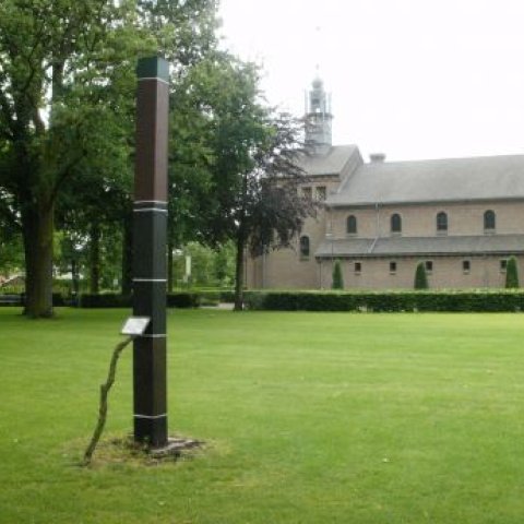 Kunstwerk Pilaar de veendikte van de peel