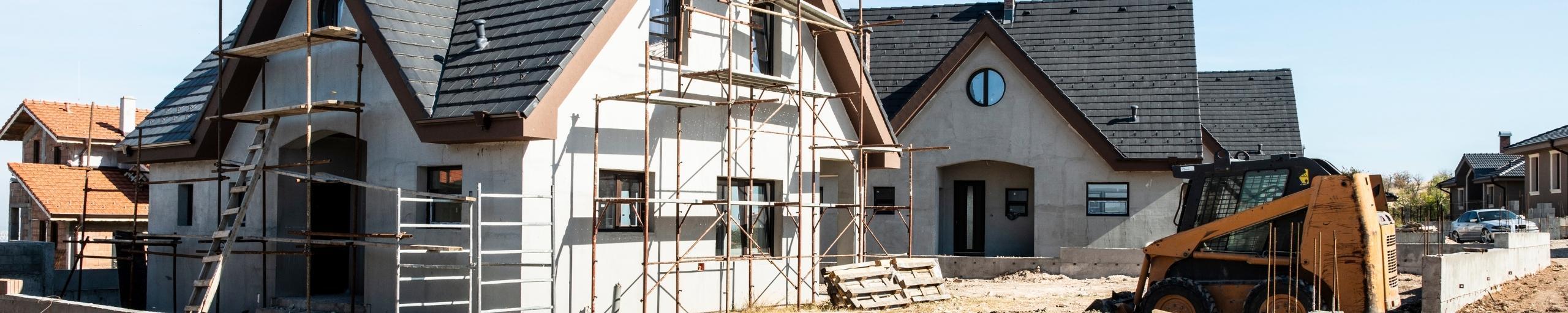 Headerafbeelding bouwen en verbouwen, een nieuw huis wordt gebouwd