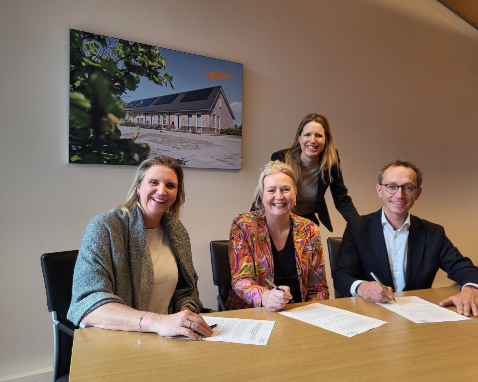 foto ondertekening samenwerkingsovereenkomst