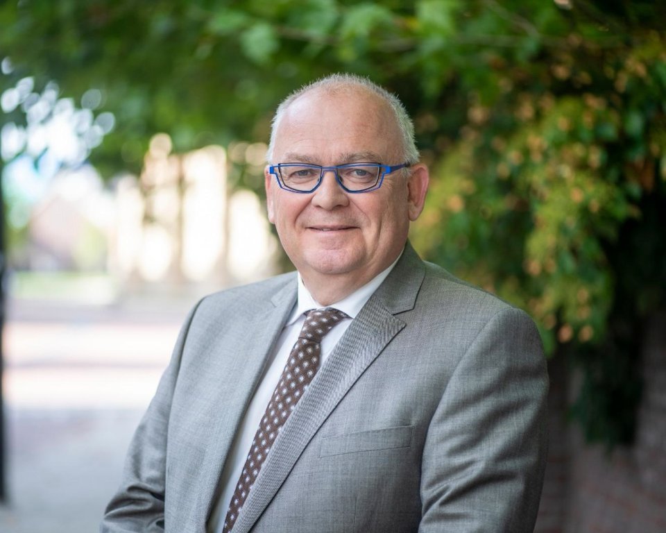 Waarnemend burgemeester A.C. Hofland