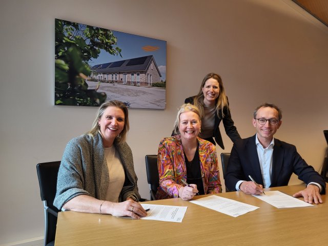 foto ondertekening samenwerkingsovereenkomst