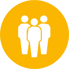 Rond plaatje met 3 getekende figuren. Symbool voor samenwerken.
