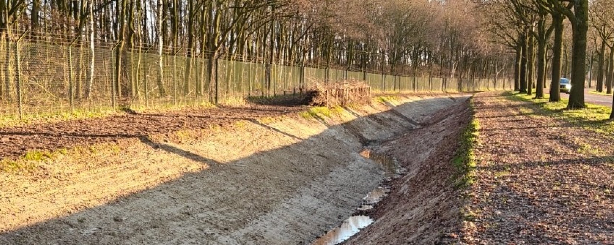 Bruggenrijt met flauwe oever dec 2025