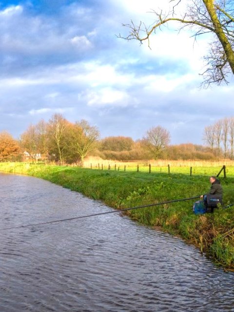 Vissen aan Dommel bij Gemonde