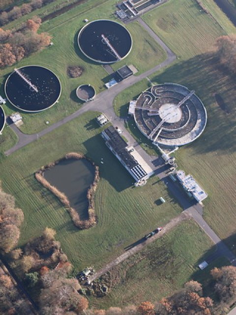 Luchtfoto rioolwaterzuivering Biest-Houtakker