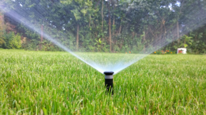 tuin sproeien met grondwater
