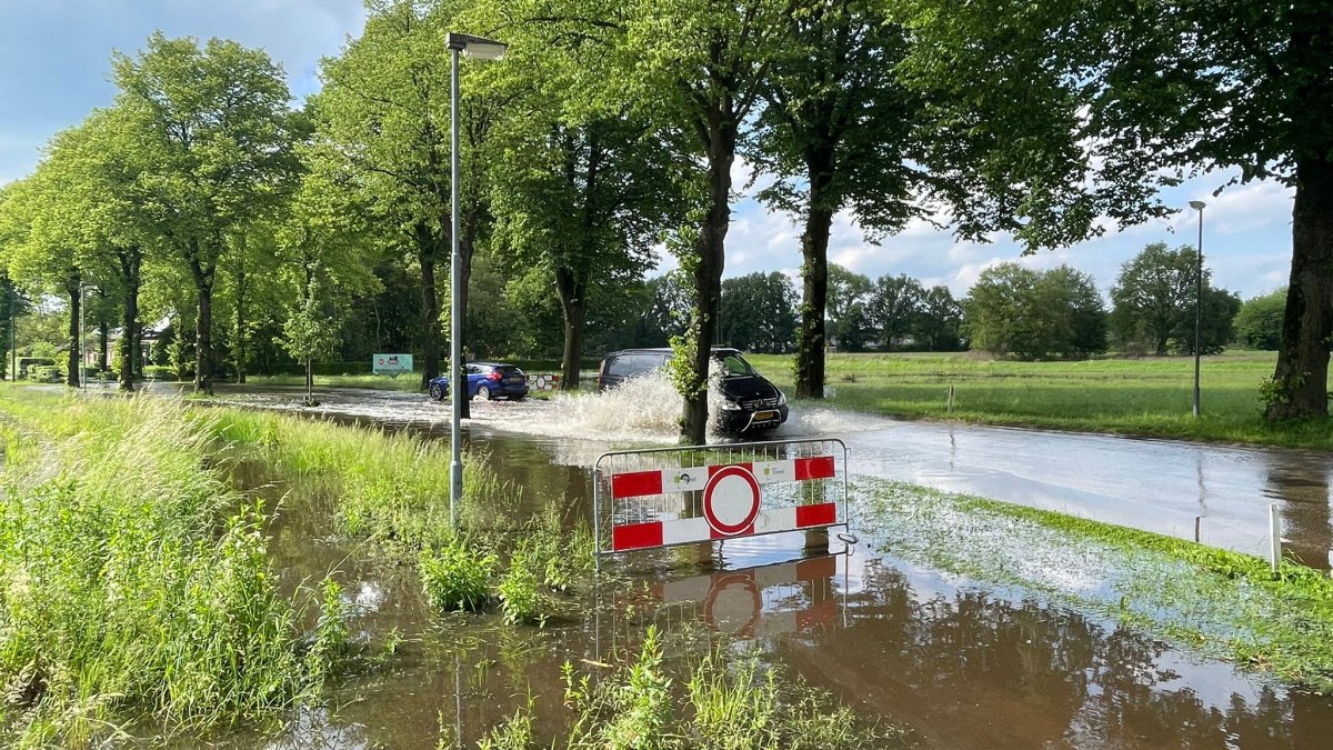 Grote wateroverlast in Vessem en Wintelre