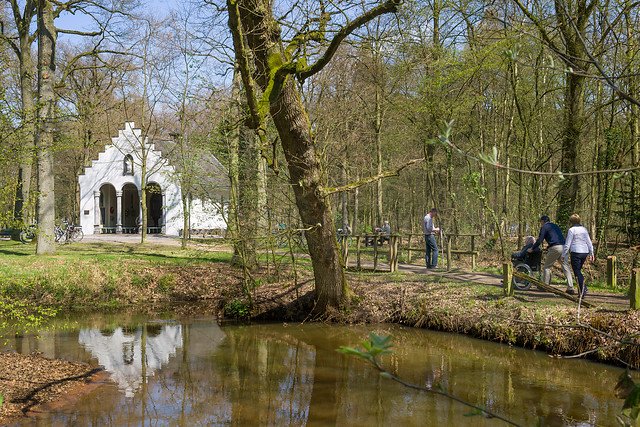 Bij de kapel De Heilige Eik in Oirschot