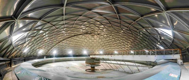 Lege voorbezinktank in RWZI Eindhoven