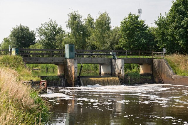 Afbeelding van een stuw in de Dommel in Boxtel