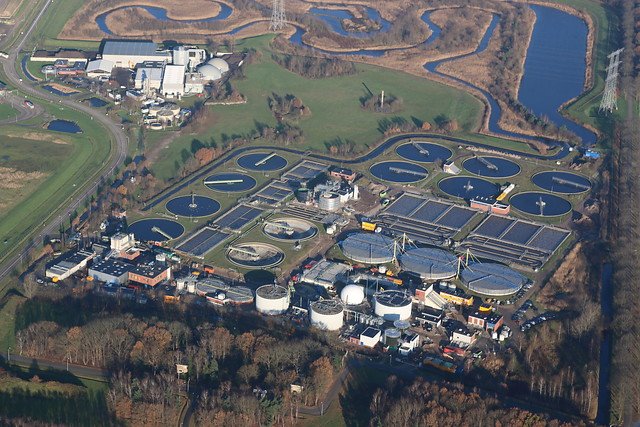 Luchtfoto rioolwaterzuivering Tilburg