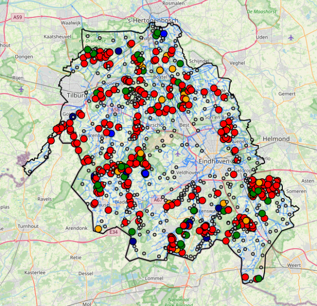 Stand begin februari: Kaart van Dommelgebied met vooral rode bolletjes. Elk rood bolletje is een peilbuis waar grondwater erg droog is voor de tijd van het jaar. groen betekent normaal, gemiddeld.