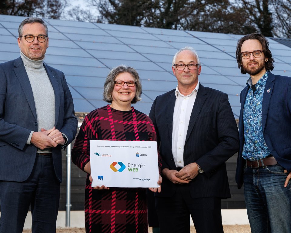 Op de foto v.l.n.r.: Arnold Versteeg (wethouder Ede), Jolanda de Heer (wethouder Barneveld), Evert van de Glind (wethouder Scherpenzeel) en Erik-Jan Bijleveld (wethouder Wageningen)