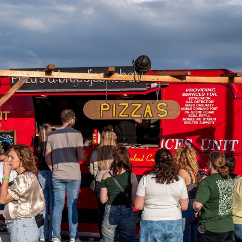 Pizza foodtruck op het evenemententerrein