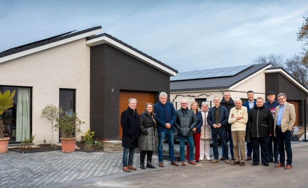 Wethouders Peter Pustjens, Hub Meuwissen en de bewoners