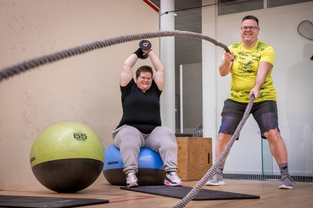 Dennis en Claudia Evers aan het sporten