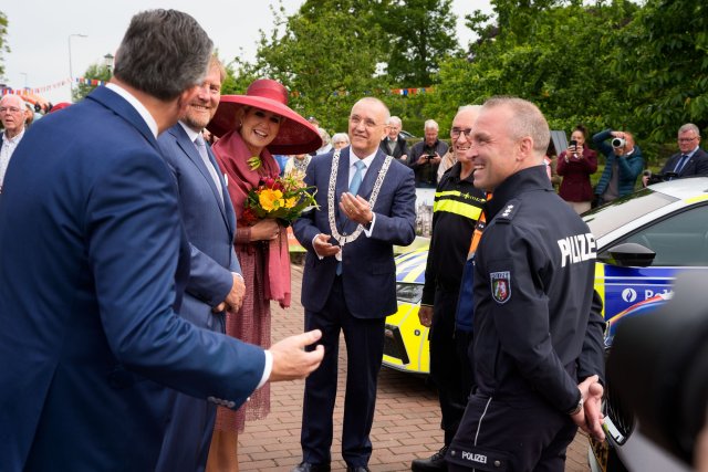Clarence Pielaat in gesprek met het koningspaar