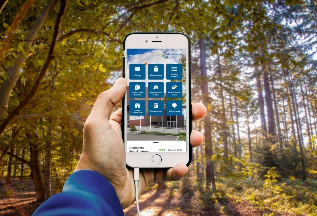Mobiele telefoon met daarop de gemeente-app