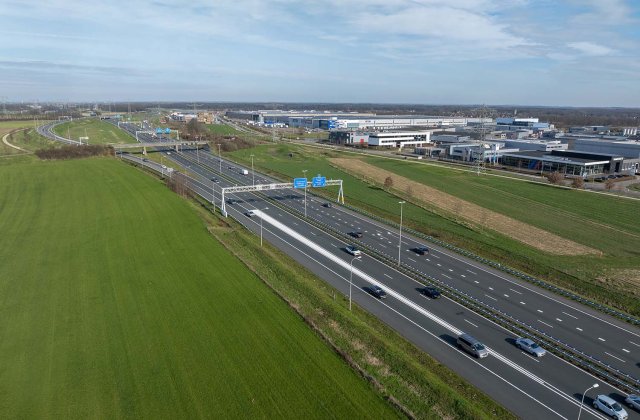 Autoweg A2 en A73 bij Kleine Heiweg knooppunt Het Vonderen