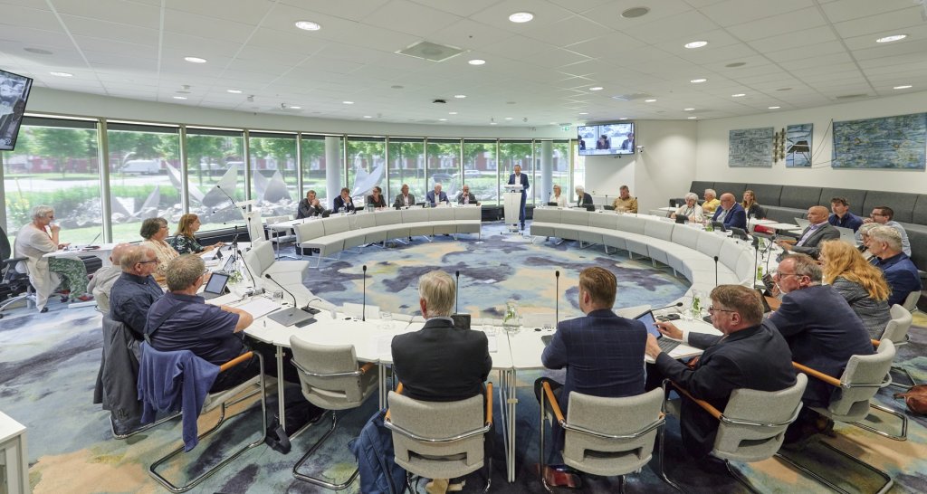 Foto van de Algemene Vergadering van Waterschap Zuiderzeeland in 2022