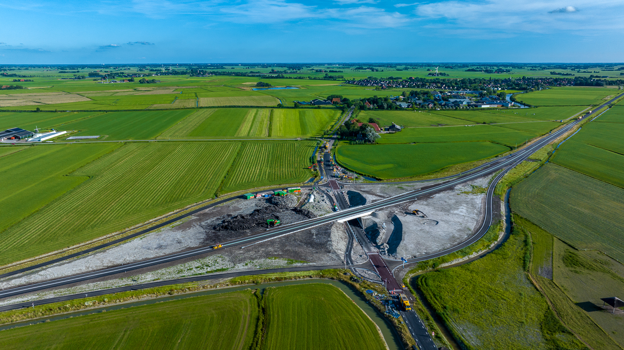 Het knooppunt met de onderdoorgang voor verkeer.