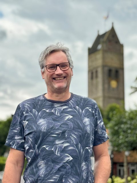 Portretfoto van Elmar Kuiper.