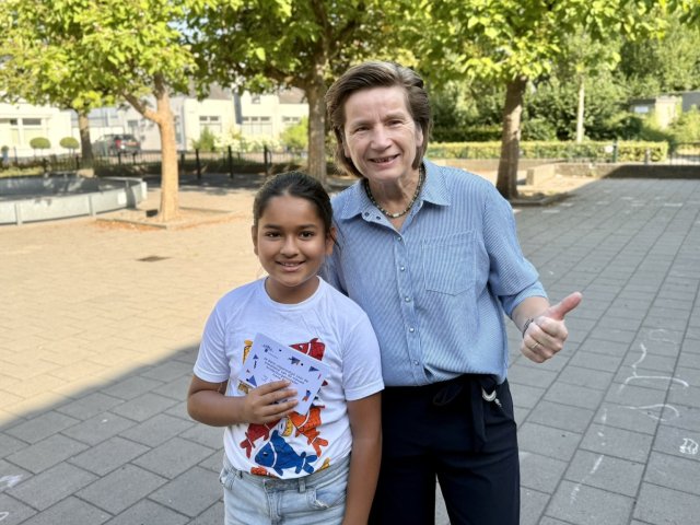 Irene Roy en wethouder jeugd Mathil Sanders