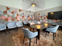 Trouwopstelling in de trouwzaal van de Villa bij het gemeentehuis