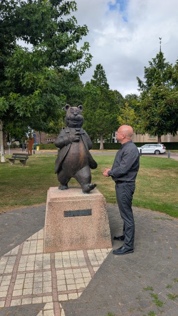 Wethouder bij het Ollie B Bommel beeld