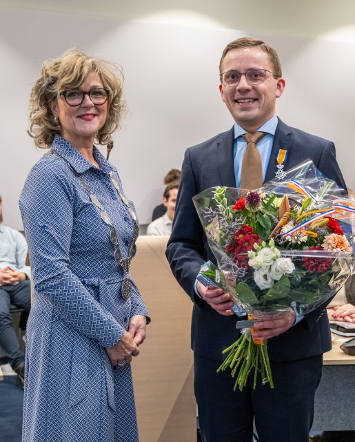 Burgemeester Ada Grootenboer-Dubbelman met Hendrik Herweijer