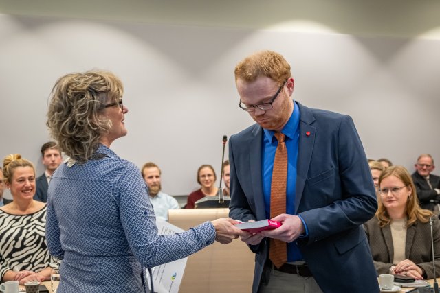 Burgemeester Ada Grootenboer-Dubbelman met Erwin Guijt