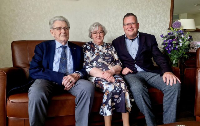 Persfoto 65-jarig huwelijk echtpaar Van den Bos-Groenendijk