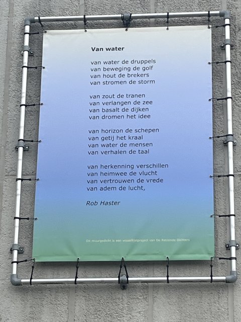 Gedicht gevel gemeentehuis