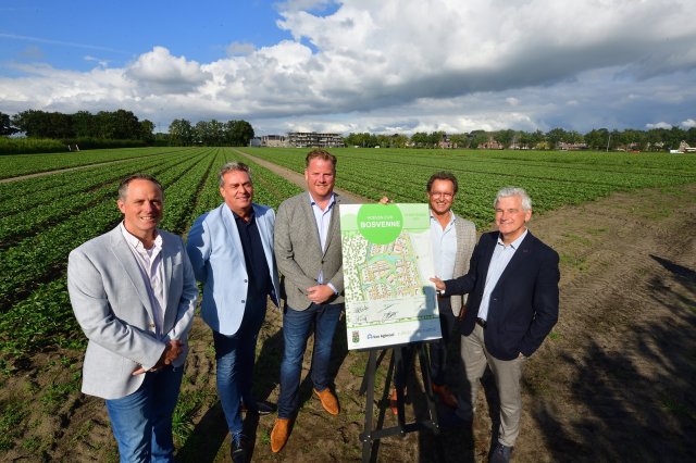 Ondertekenaars overeenkomst woningbouw Bosvenne (Hoeven Zuid)